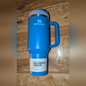 NWT Stanley 40oz Quencher H2.0 FlowState Tumbler